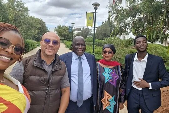 Famille en voyage privé avec chauffeur Oudaya Tours au Maroc